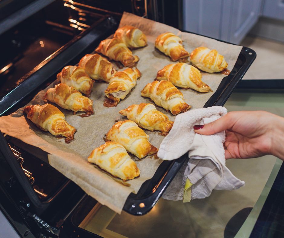 Cooking pastries in Difference between conventional and convection ovens
